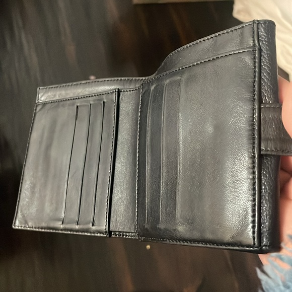 CHANEL BLACK Wallet GUC - Picture 9 of 17